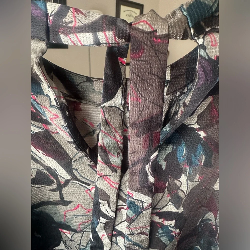 The Limited ruffled sleeveless floral print blouse with tie in back - Picture 5 of 5